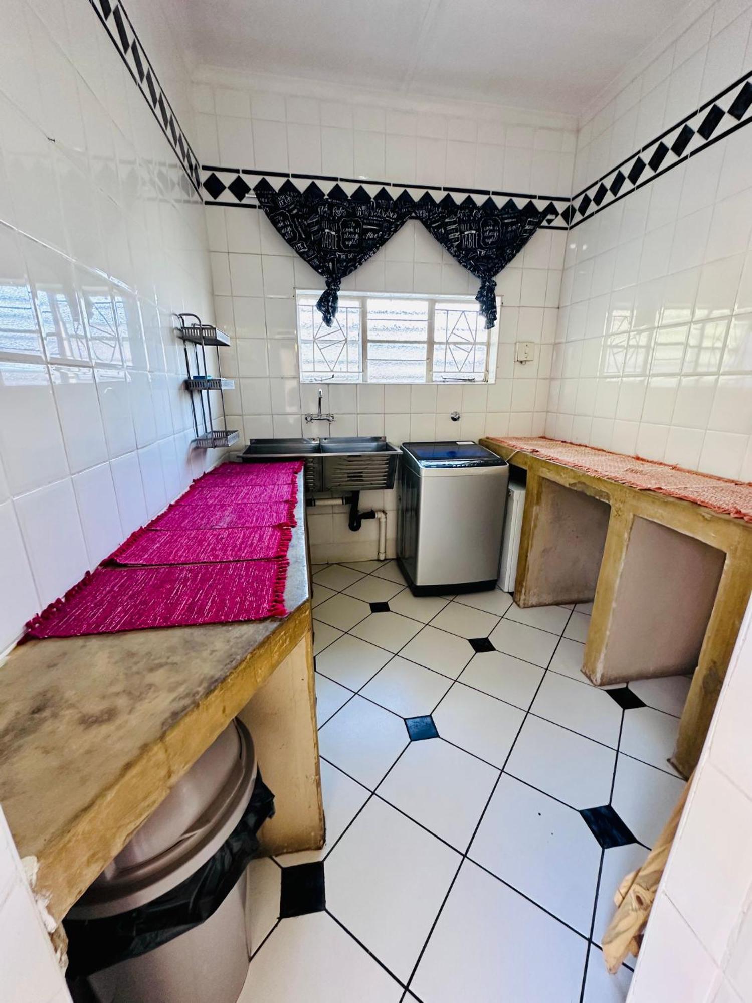 49Onmain Self Catering Holiday Home Sabie Ngoại thất bức ảnh
